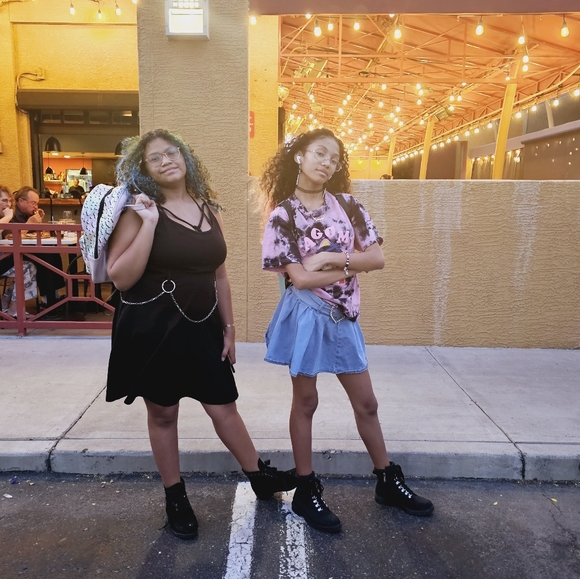 Meet your Posher, Lizzy - Picture 2 of 3